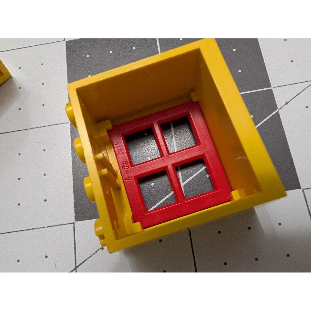 Lego‎ Branded Window & Door lot two yellow red replacement part